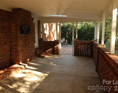 6641 Brookmeade Drive - Photo Thumbnail 15