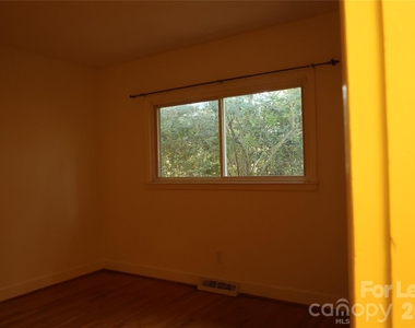 6641 Brookmeade Drive - Photo Thumbnail 6