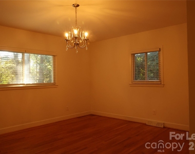 6641 Brookmeade Drive - Photo Thumbnail 7