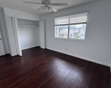 113 E Tiffany Drive - Photo Thumbnail 7