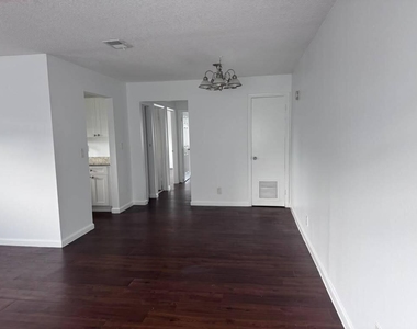 113 E Tiffany Drive - Photo Thumbnail 8