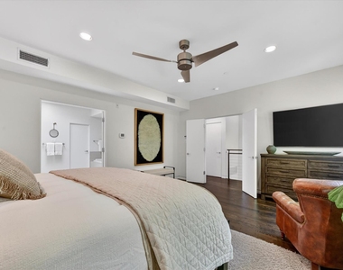 4230 Travis Street - Photo Thumbnail 16