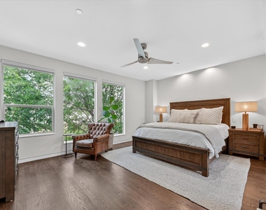 4230 Travis Street - Photo Thumbnail 15