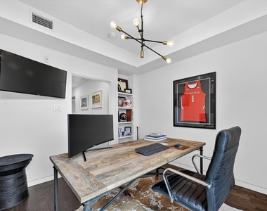 4230 Travis Street - Photo Thumbnail 20