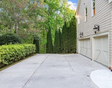 107 Mcauley Court - Photo Thumbnail 33