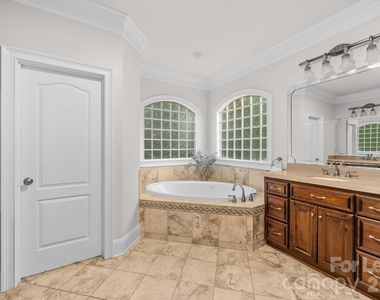 107 Mcauley Court - Photo Thumbnail 14