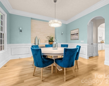 107 Mcauley Court - Photo Thumbnail 3