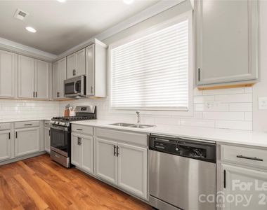 8309 Scotney Bluff Avenue - Photo Thumbnail 10