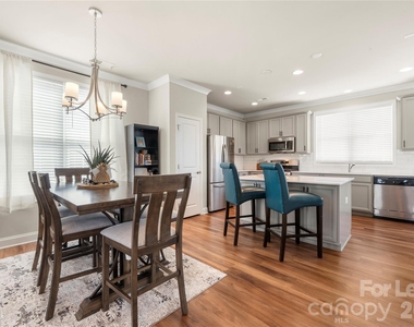 8309 Scotney Bluff Avenue - Photo Thumbnail 4