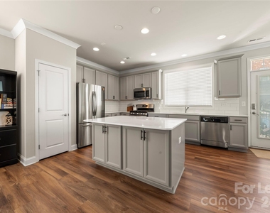 8309 Scotney Bluff Avenue - Photo Thumbnail 11