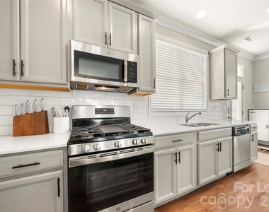 8309 Scotney Bluff Avenue - Photo Thumbnail 2