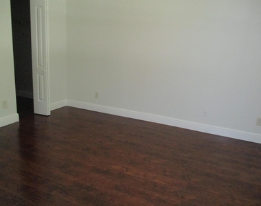 835 Nw 103rd Terrace - Photo Thumbnail 6