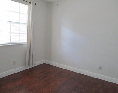 835 Nw 103rd Terrace - Photo Thumbnail 11