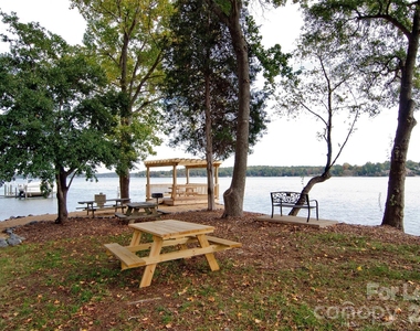114 Pine Grove Circle - Photo Thumbnail 29