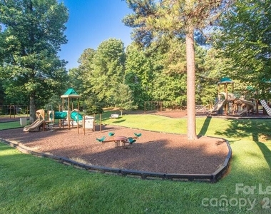 114 Pine Grove Circle - Photo Thumbnail 35
