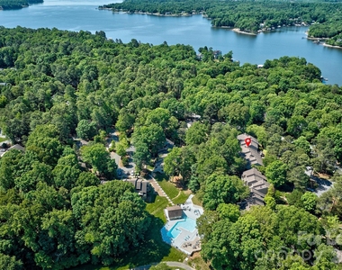 114 Pine Grove Circle - Photo Thumbnail 27
