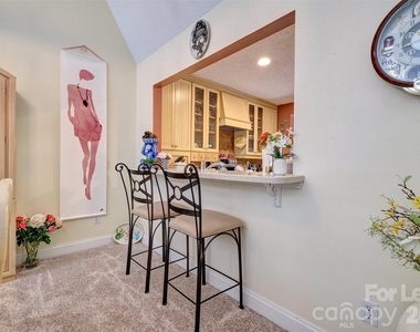 114 Pine Grove Circle - Photo Thumbnail 8