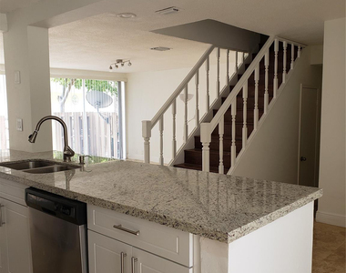 851 Nw 81st Terrace - Photo Thumbnail 4