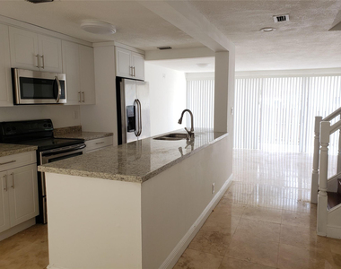 851 Nw 81st Terrace - Photo Thumbnail 2