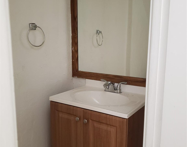 851 Nw 81st Terrace - Photo Thumbnail 7