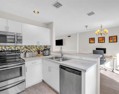 4734 Sw 13th Place - Photo Thumbnail 14