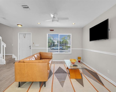 4734 Sw 13th Place - Photo Thumbnail 1