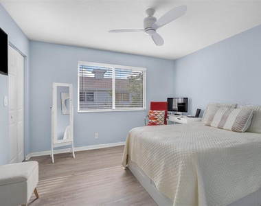 4734 Sw 13th Place - Photo Thumbnail 6