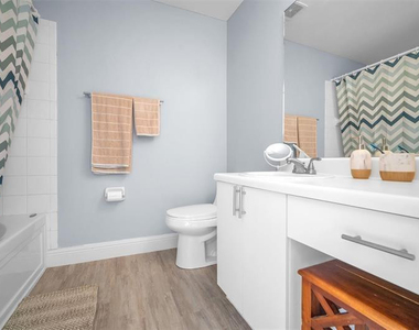 4734 Sw 13th Place - Photo Thumbnail 18