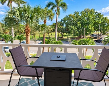 15 S Golfview Road - Photo Thumbnail 7