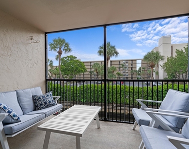 16 Royal Palm Way - Photo Thumbnail 16