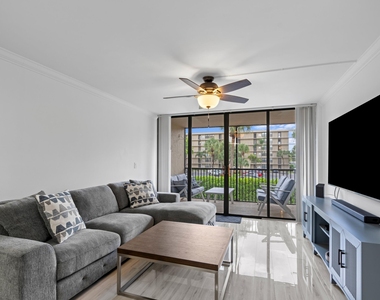 16 Royal Palm Way - Photo Thumbnail 4