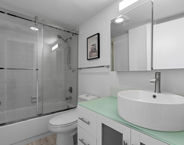 16 Royal Palm Way - Photo Thumbnail 14
