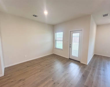 935 Keystone Court - Photo Thumbnail 8