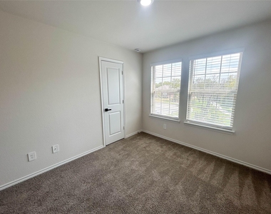 935 Keystone Court - Photo Thumbnail 22