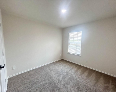 935 Keystone Court - Photo Thumbnail 17