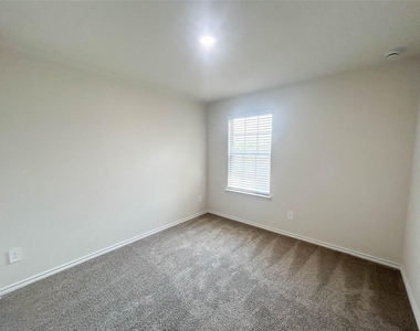 935 Keystone Court - Photo Thumbnail 18