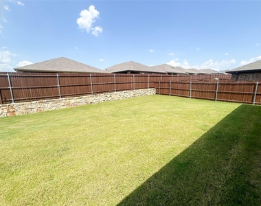 935 Keystone Court - Photo Thumbnail 13