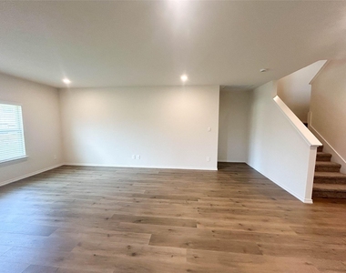 935 Keystone Court - Photo Thumbnail 10