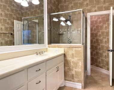 2480 Worthington Street - Photo Thumbnail 11