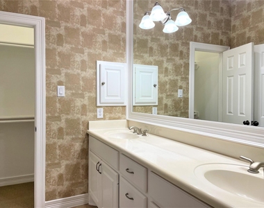 2480 Worthington Street - Photo Thumbnail 10