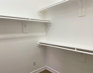 2480 Worthington Street - Photo Thumbnail 12