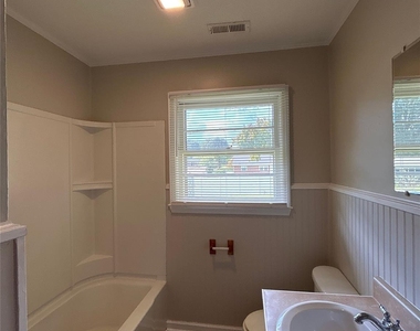 401 Jenny Street - Photo Thumbnail 7