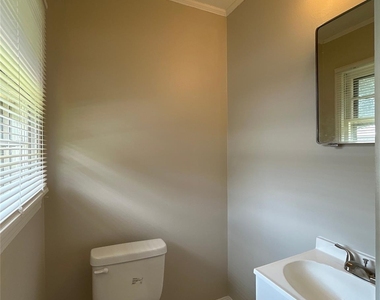 401 Jenny Street - Photo Thumbnail 5