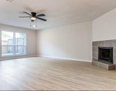 5428 Adams Drive - Photo Thumbnail 4