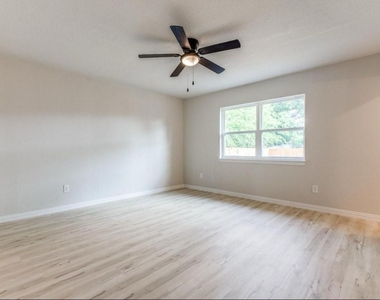 5428 Adams Drive - Photo Thumbnail 10