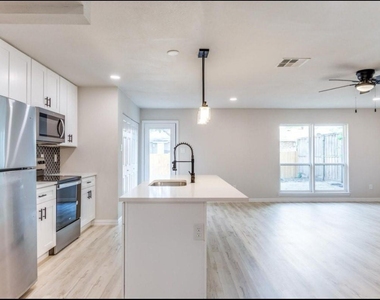 5428 Adams Drive - Photo Thumbnail 9