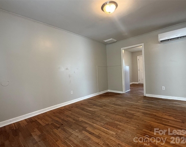 102 E Bradley Street - Photo Thumbnail 3