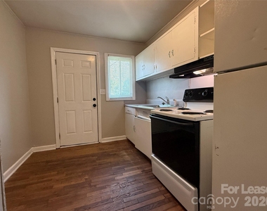 102 E Bradley Street - Photo Thumbnail 5