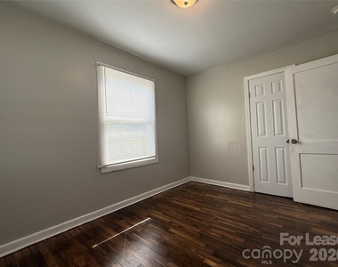 102 E Bradley Street - Photo Thumbnail 17