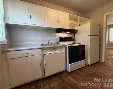 102 E Bradley Street - Photo Thumbnail 6